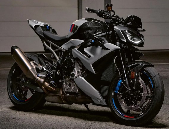 2025 BMW M 1000 R