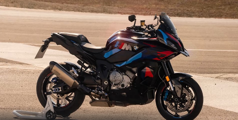 2025 BMW M 1000 XR