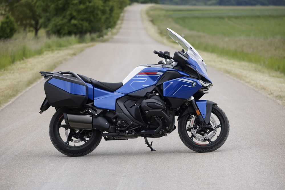 2026 BMW R 1300 RT Racing Blue Metallic